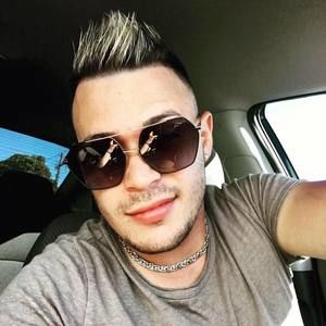 Meet your Posher, Charly